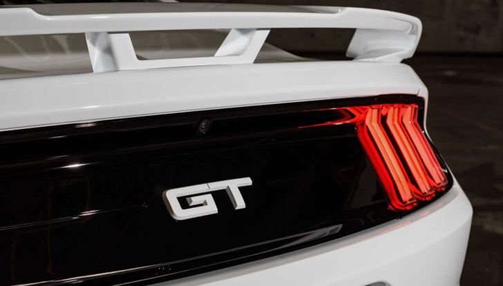 Ford Mustang Ice White Edition