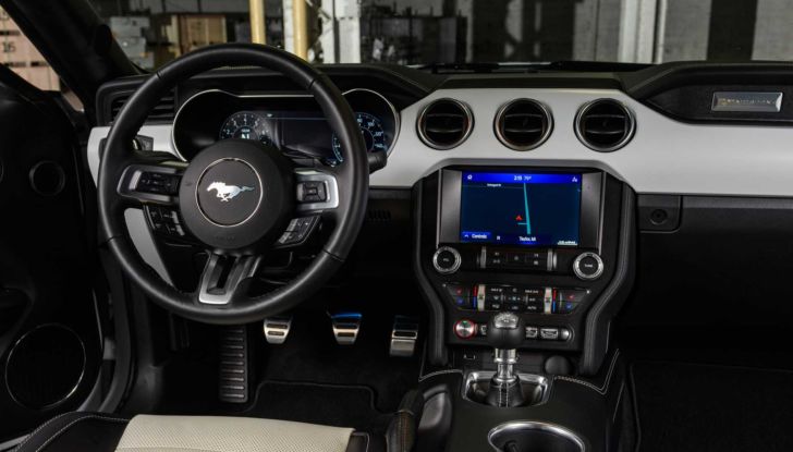 Ford Mustang Ice White Edition