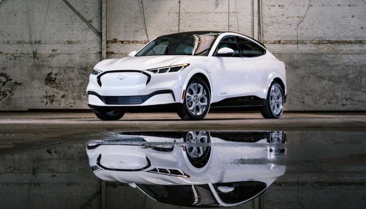 Ford Mustang Ice White Edition