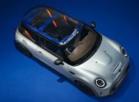 Mini Strip: la Cooper SE elettrica ridotta ai minimi termini da Paul Smith