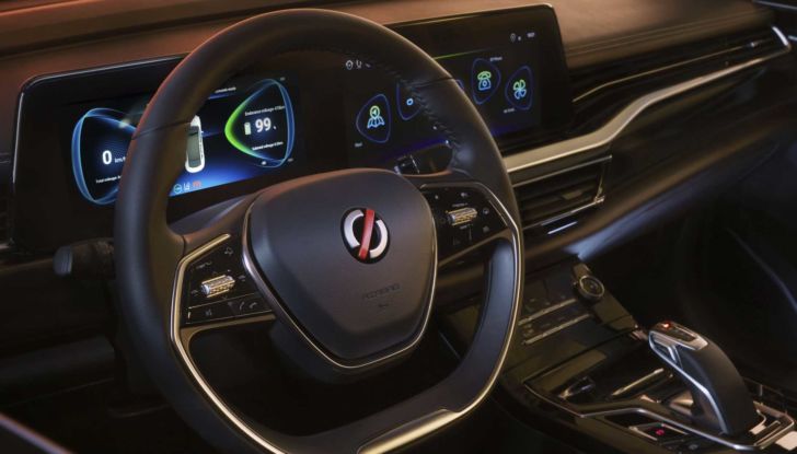 Mobilize Limo by Renault: l’elettrica destinata ai taxi e ai noleggi - Foto 6 di 10