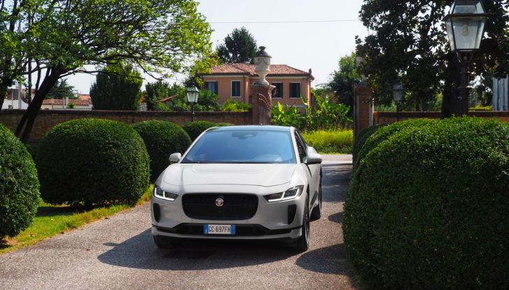 [VIDEO] Jaguar I-Pace, test drive del SUV elettrico a trazione integrale - Foto 9 di 15