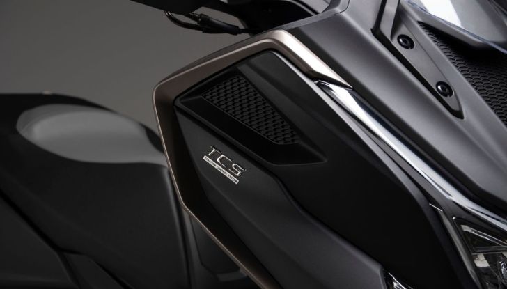 Kymco DTX360: lo scooter che diventa un adventure crossover - Foto 11 di 20