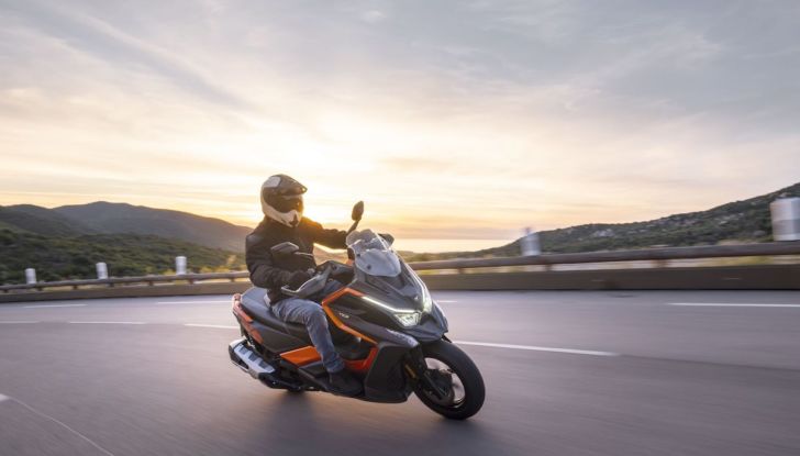 Kymco DTX360: lo scooter che diventa un adventure crossover - Foto 3 di 20