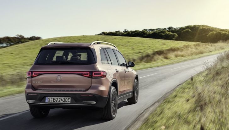 Mercedes EQB, il SUV per la famiglia ma elettrico - Foto 8 di 18