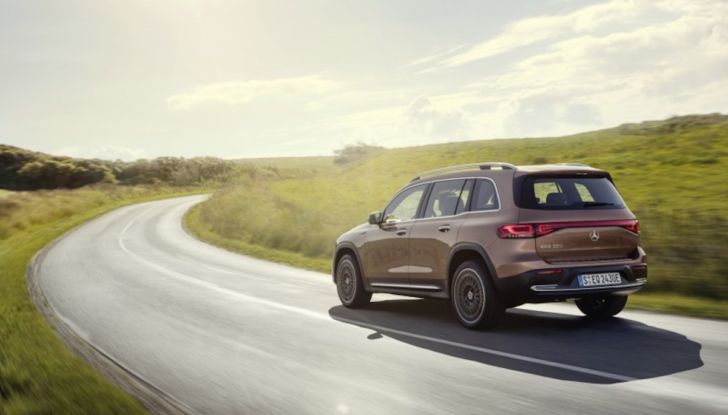 Mercedes EQB, il SUV per la famiglia ma elettrico - Foto 7 di 18