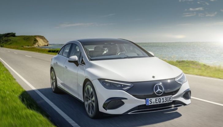 Mercedes-AMG EQE: ordini aperti per l’elettrica, prezzi da 110.000 Euro - Foto 1 di 8