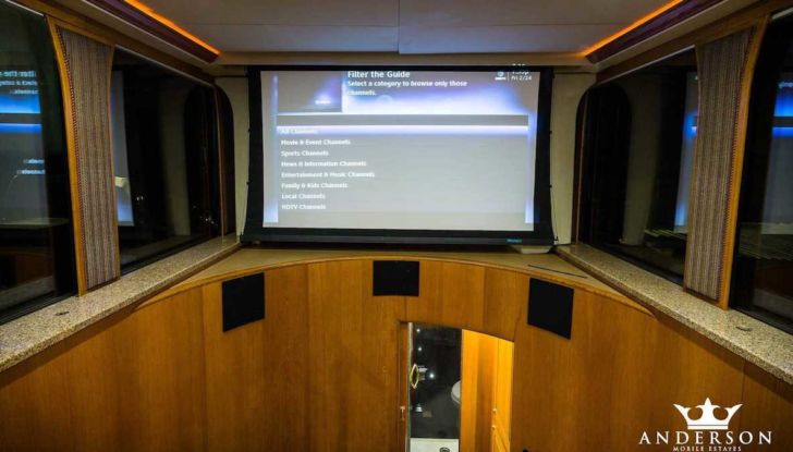 The Heat: il camper extra lusso di Will Smith - Foto 11 di 13