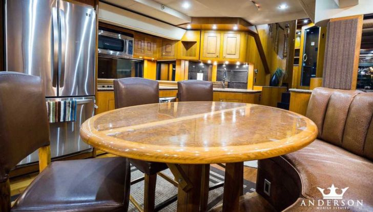 The Heat: il camper extra lusso di Will Smith - Foto 9 di 13