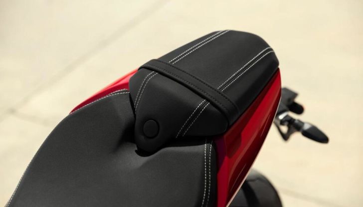 Triumph Speed Triple 1200 RR: tutte le novità del modello 2022 - Foto 8 di 19