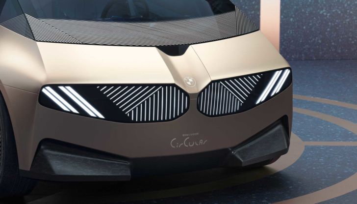BMW iVision Circular: il prototipo che anticipa il futuro eco-sostenibile dell’automotive - Foto 7 di 14