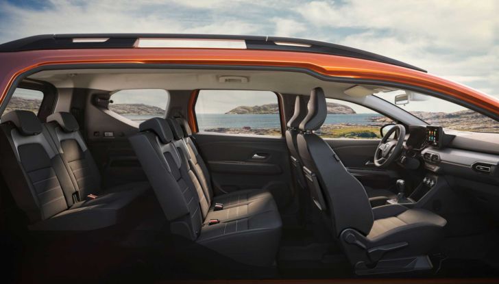 Dacia Jogger diventa un mini camper grazie al Pack Sleep - Foto 12 di 13