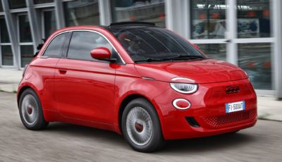 Fiat 500 RED: il “Cinquino” si tinge di rosso contro virus e pandemie