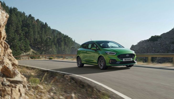 Ford Fiesta 2022: il restyling di metà carriera è più moderno e tecnologico - Foto 2 di 14