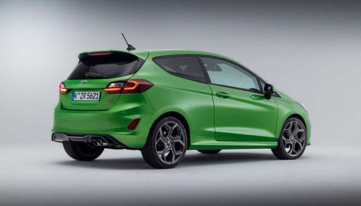 Ford Fiesta 2022: il restyling di metà carriera è più moderno e tecnologico - Foto 8 di 14
