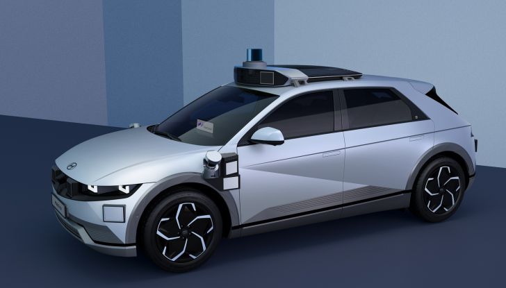 Hyundai Ioniq 5 debutta a Las Vegas come robo-taxi a guida autonoma - Foto 1 di 6