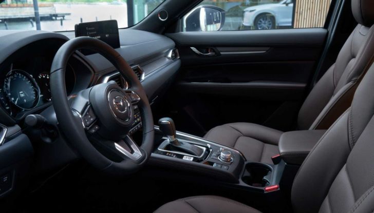 Mazda CX-60: il SUV ibrido plug-in è pronto al debutto - Foto 9 di 19