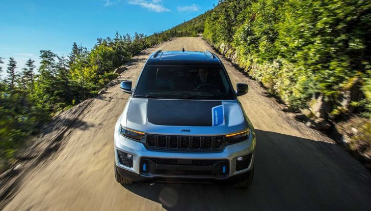 Jeep Grand Cherokee 2022: presentata la 4xe ibrida plug-in da 375 CV - Foto 13 di 18