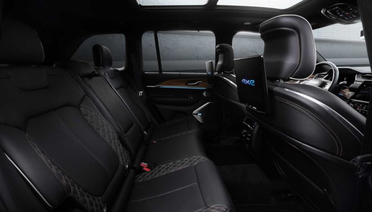 Jeep Grand Cherokee 2022: presentata la 4xe ibrida plug-in da 375 CV - Foto 18 di 18