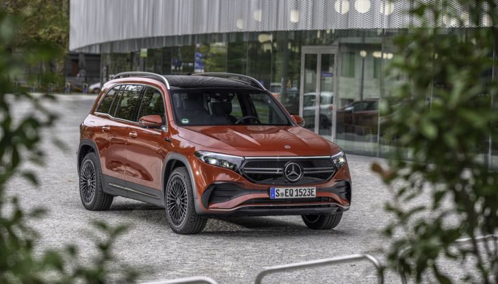 Mercedes EQB, il SUV per la famiglia ma elettrico - Foto 12 di 18
