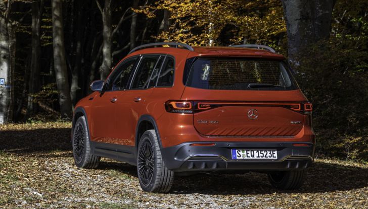Mercedes EQB, il SUV per la famiglia ma elettrico - Foto 16 di 18