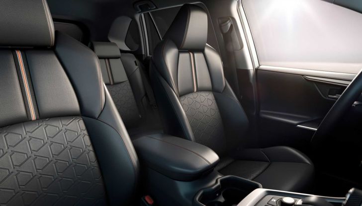 Toyota RAV4 Adventure: la versione da off-road arriva in Italia - Foto 6 di 6