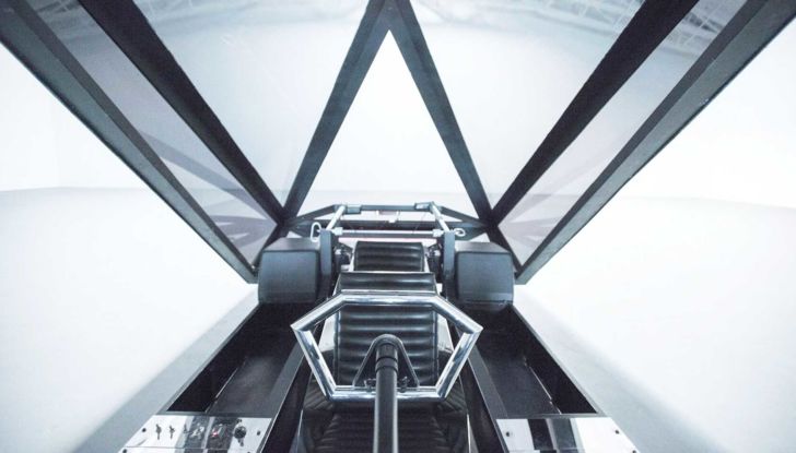 All’asta l’auto che mescola il fascino della Countach con le forme del Tesla Cybertruck - Foto 9 di 11