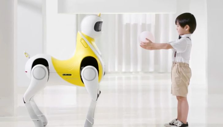 Dalle auto ai robot per bambini: Xpeng lancia un unicorno cavalcabile! - Foto 1 di 7