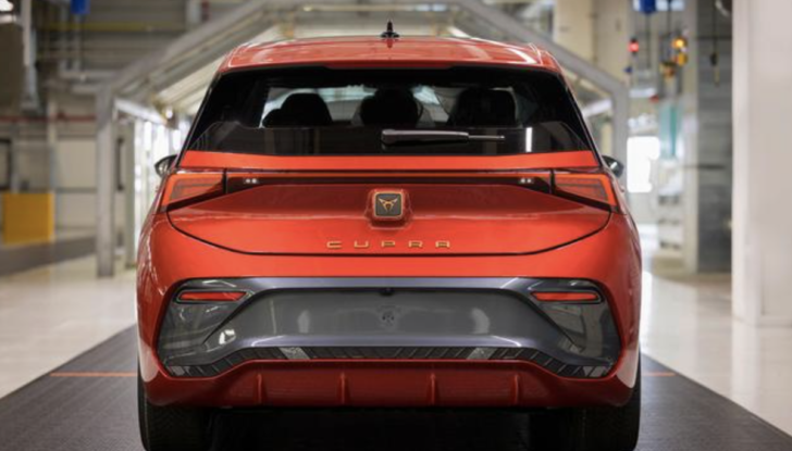 Cupra: al via la produzione di Born, il primo modello 100% elettrico - Foto 7 di 18