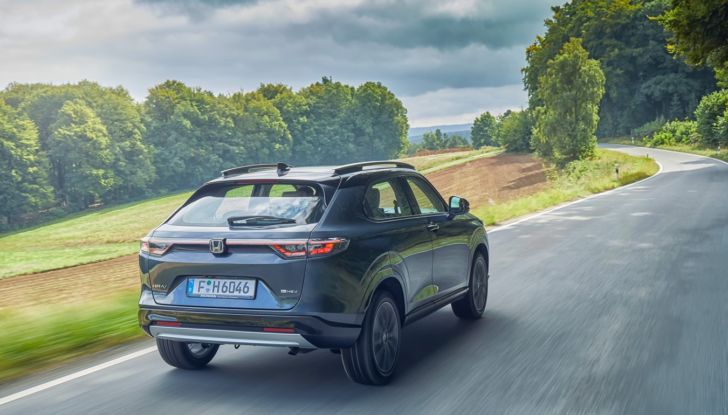Prova su strada Honda HR-V e:HEV 2022: tutto quello che c’è da sapere sul nuovo crossover ibrido - Foto 3 di 33