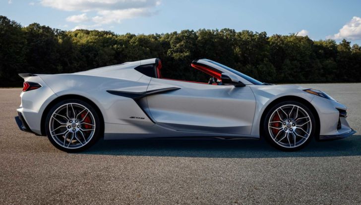 Chevrolet Corvette: il futuro è ibrido (2023) e poi elettrico - Foto 9 di 19