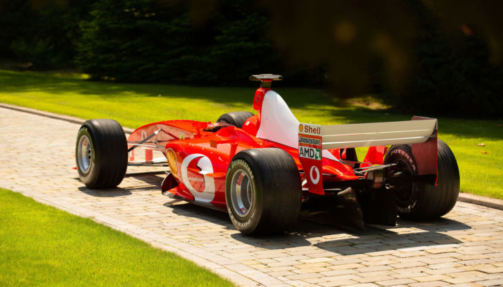 La Ferrari perfetta da mettere in salotto? La F2003-GA di Michael Schumacher! - Foto 2 di 11