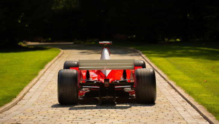 La Ferrari perfetta da mettere in salotto? La F2003-GA di Michael Schumacher! - Foto 4 di 11