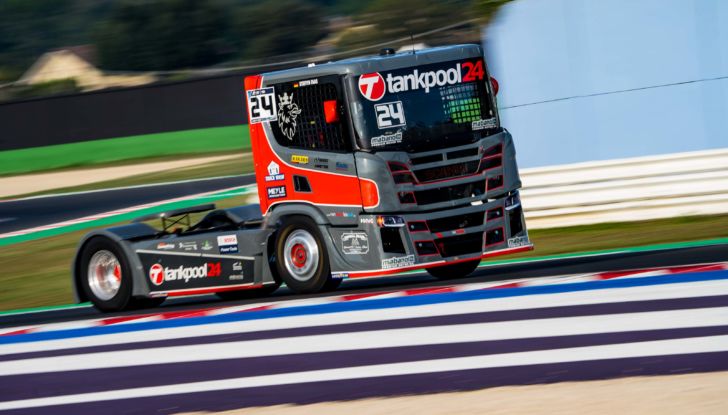 Misano dà spettacolo con i camion del FIA European Truck Racing Championship! - Foto 15 di 50