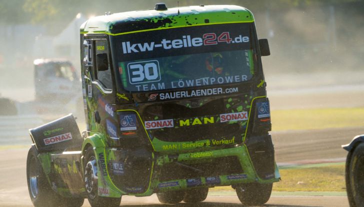 Misano dà spettacolo con i camion del FIA European Truck Racing Championship! - Foto 26 di 50
