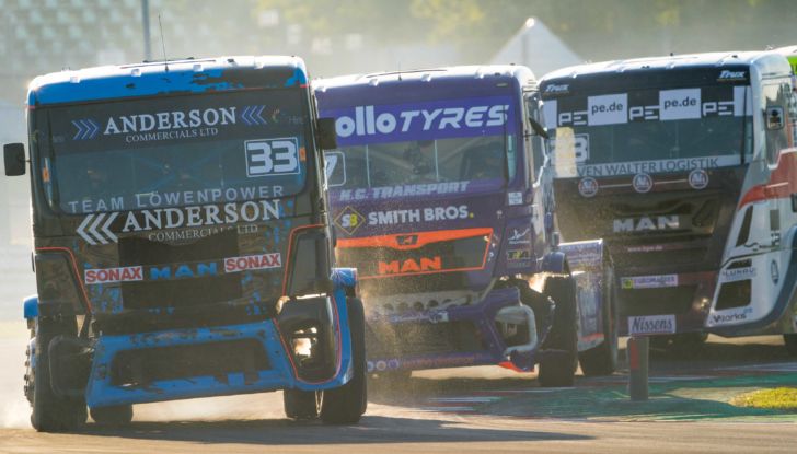 Misano dà spettacolo con i camion del FIA European Truck Racing Championship! - Foto 28 di 50