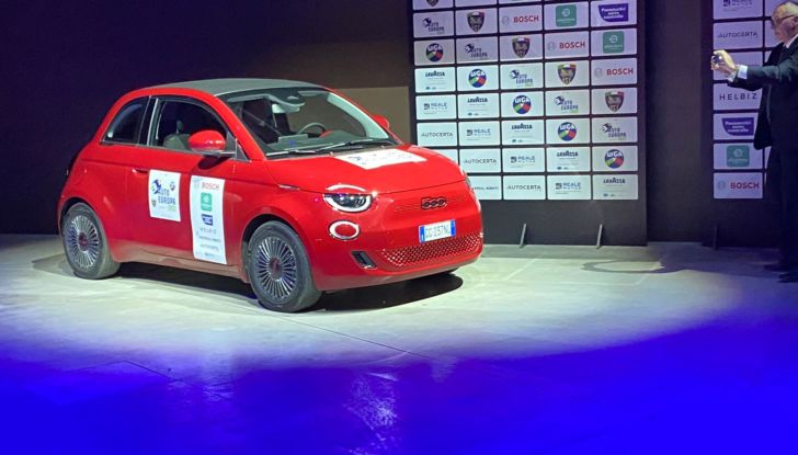 Fiat 500 Elettrica: il “cinquino” a batterie è la nuova Auto Europa 2022 - Foto 3 di 9