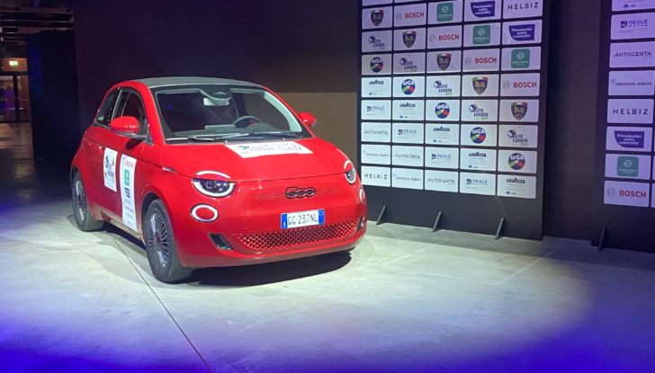 Fiat 500 Elettrica: il “cinquino” a batterie è la nuova Auto Europa 2022 - Foto 5 di 9