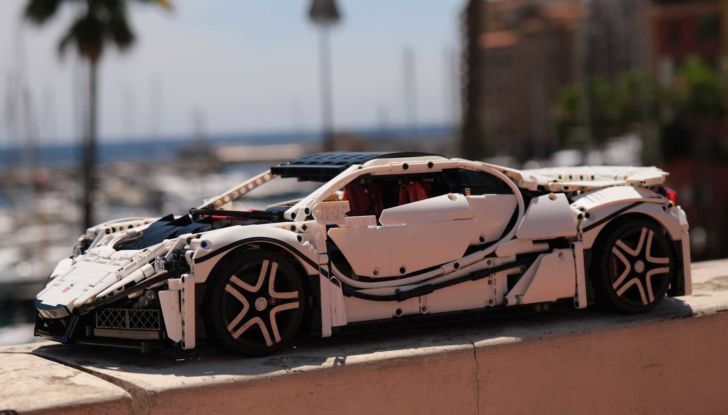 GTA Spano: il modellino LEGO ha 10 motori elettrici e tocca i 36,5 km/h! - Foto 14 di 18