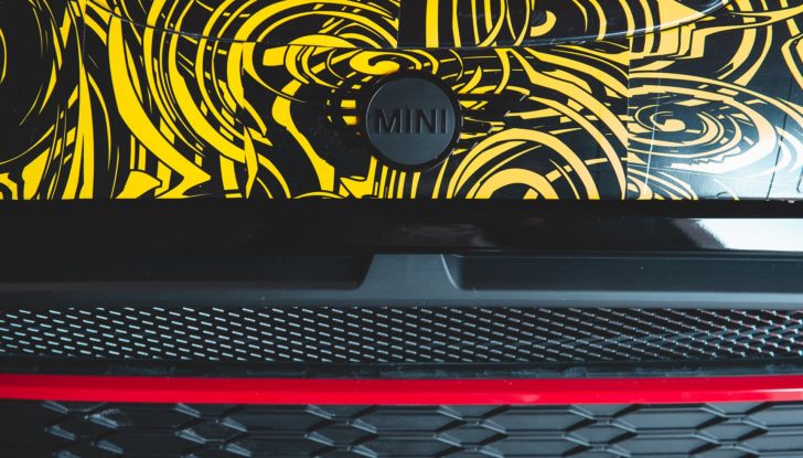 Mini presenta la John Cooper Works EVO per il Campionato 2022 - Foto 3 di 4