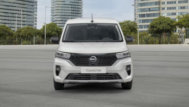Nissan Townstar: l’erede dell’NV200 è elettrico e a benzina (ma non diesel) - Foto 4 di 18