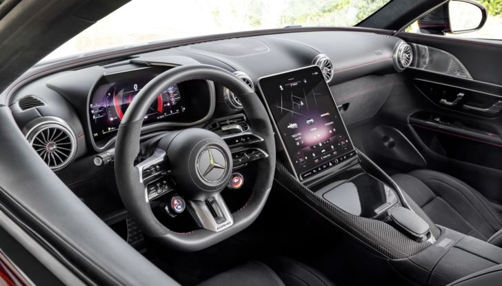 Mercedes-AMG SL 2022: la spider sportiva ritorna con un V8 da 585 cavalli - Foto 20 di 21