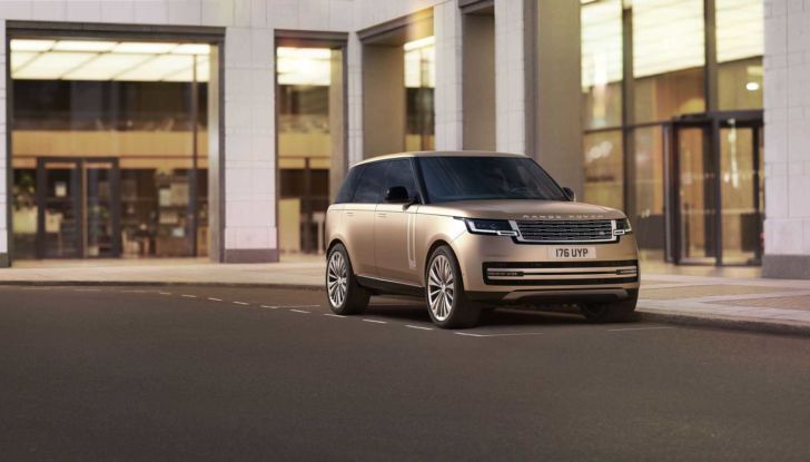 Range Rover 2022: al debutto la ibrida plug-in con prezzi da 135.800 Euro - Foto 8 di 15