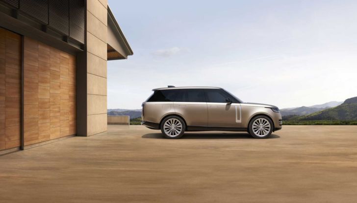 Range Rover 2022: al debutto la ibrida plug-in con prezzi da 135.800 Euro - Foto 9 di 15