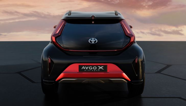 Toyota Aygo aggiunge una “X”: da citycar diventa crossover! - Foto 11 di 13