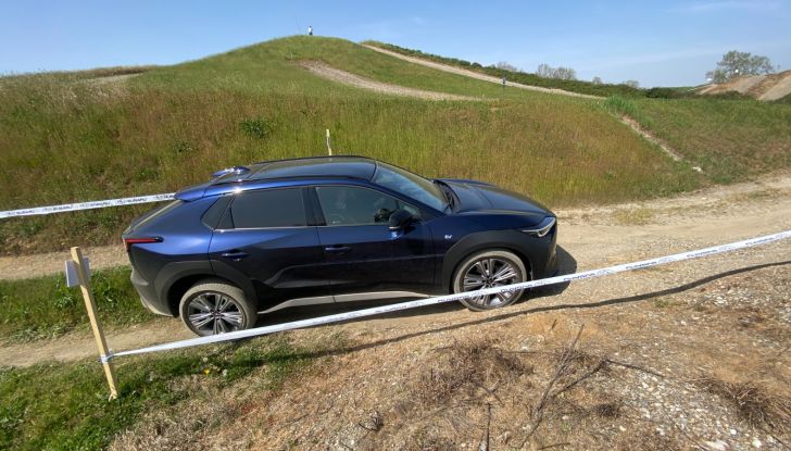 Subaru Solterra: prova su strada del nuovo SUV elettrico giapponese - Foto 10 di 19