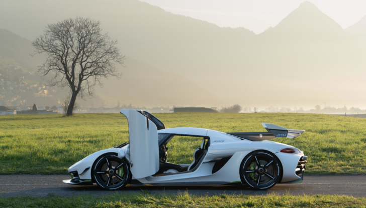 Koenigsegg Jesko: la hypercar con un motore da record - Foto 9 di 16