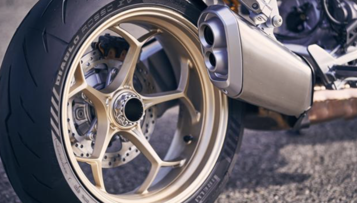 Moto Guzzi presenta la nuova V100 Mandello - Foto 13 di 19