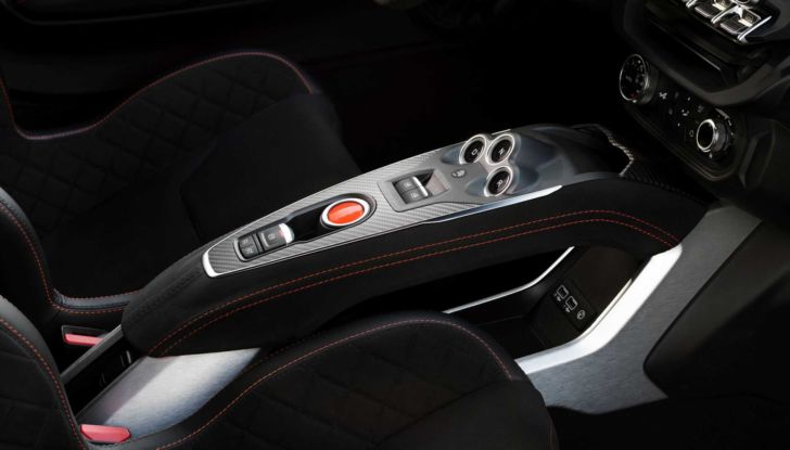 Alpine A110 Targa: la gamma potrebbe ampliarsi con una nuova versione - Foto 14 di 22