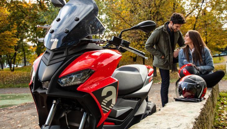 Aprilia SR GT: la Casa di Noale toglie i veli al suo primo scooter “urban adventure” - Foto 12 di 18